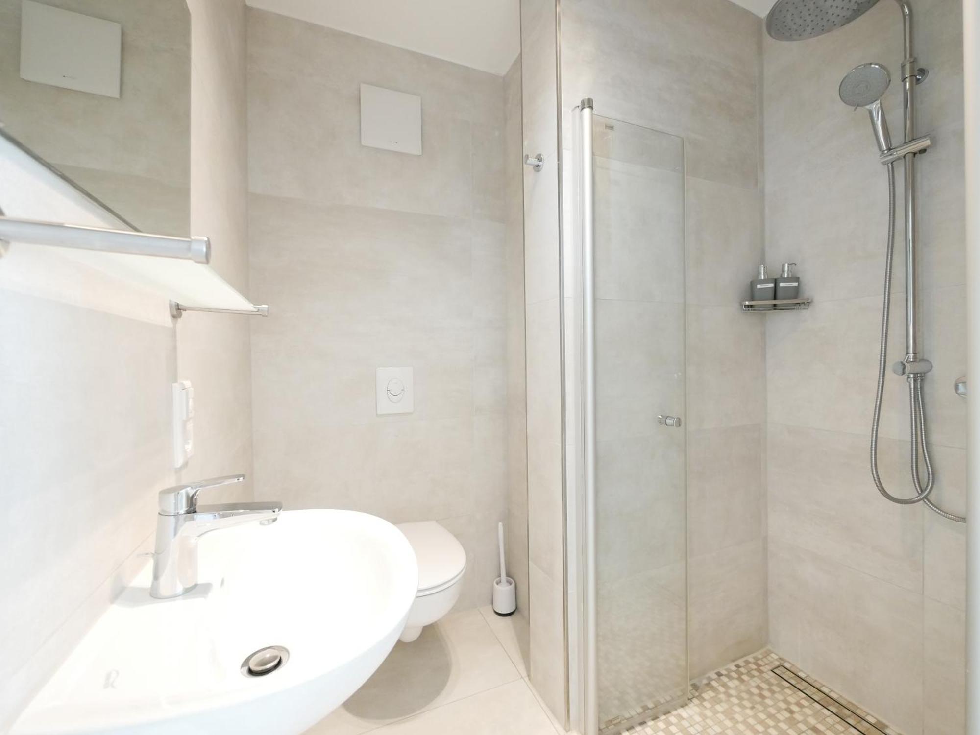 85Qm, Parkplatz, Zentral, Grosser Balkon, 2 Baeder Paderborn Exterior photo